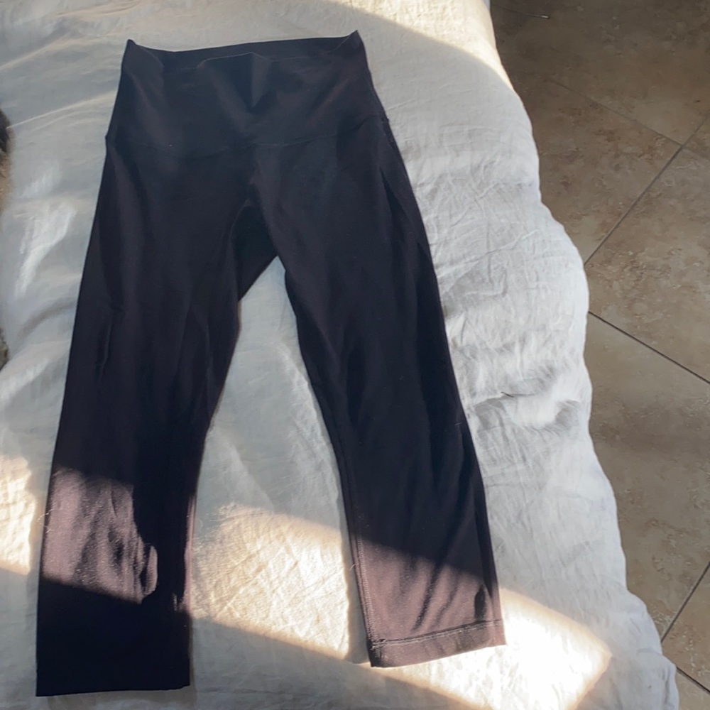 Black cropped lulu lemon leggings
